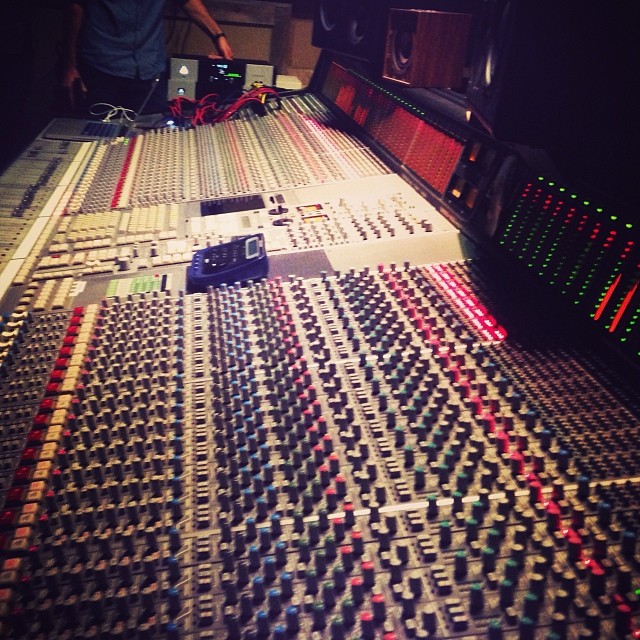 Large format mixing console