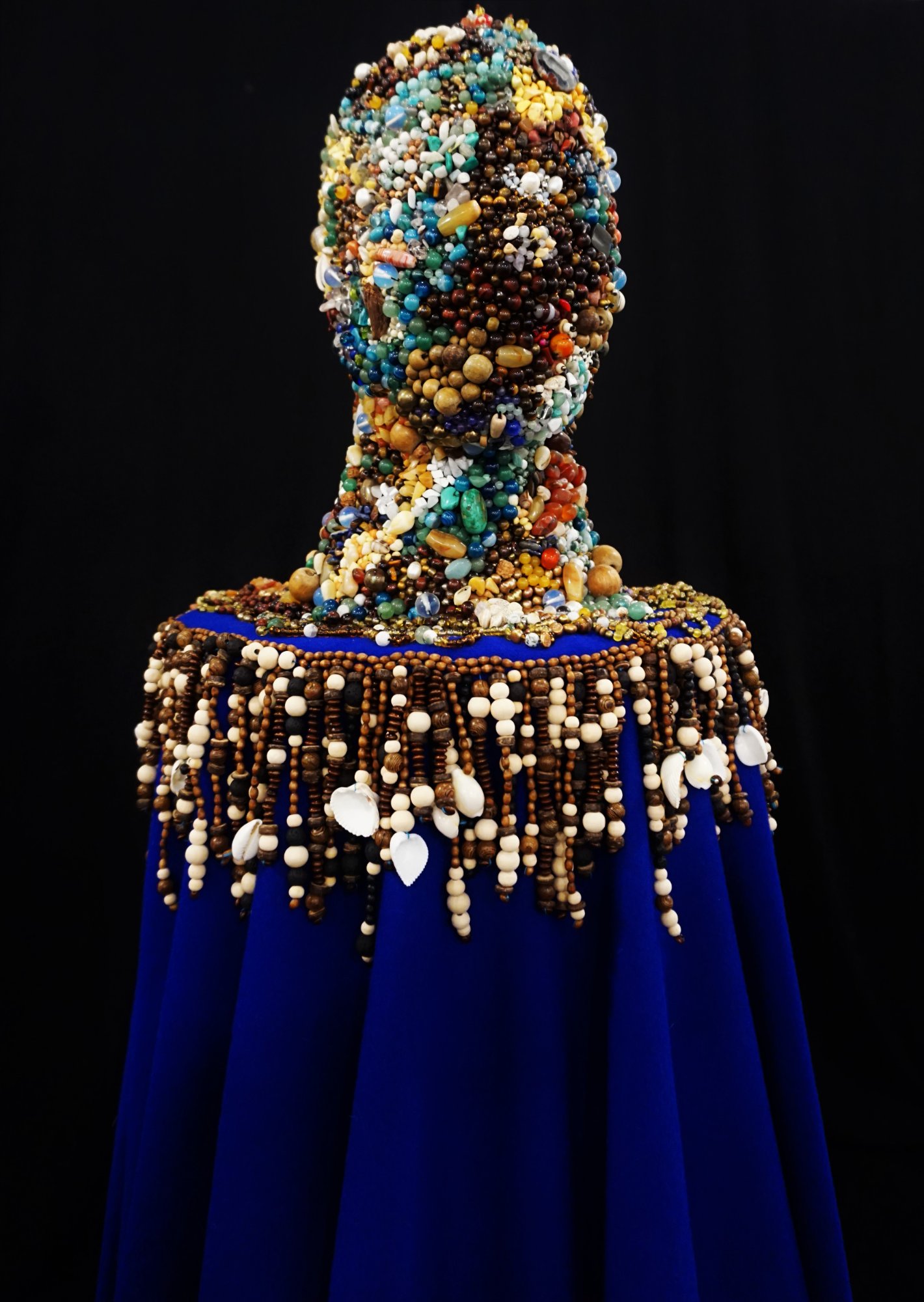 Le TouT sculpture close-up